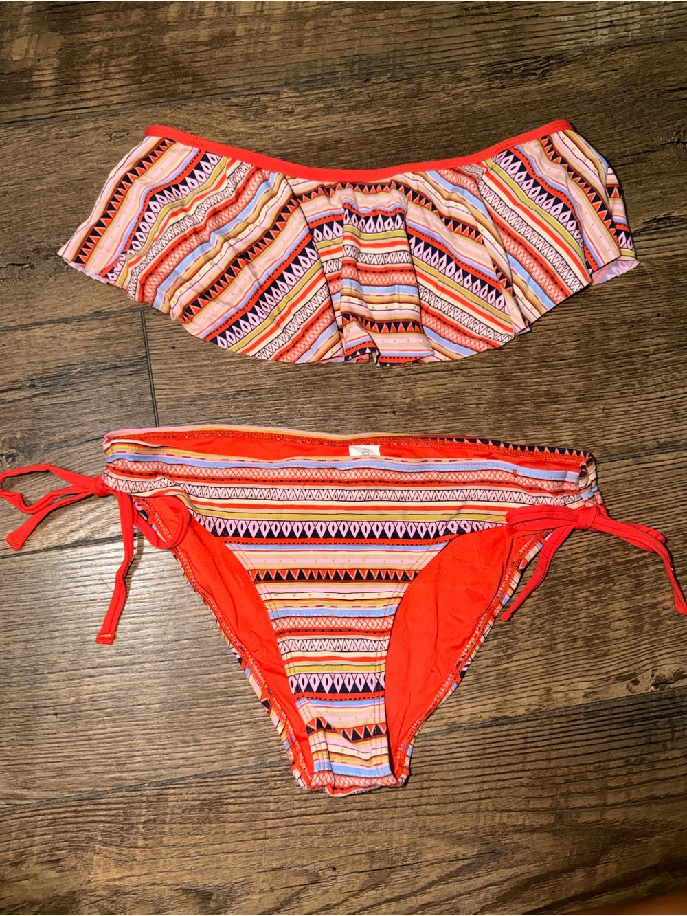 Women’s strapless flowy top bikini set